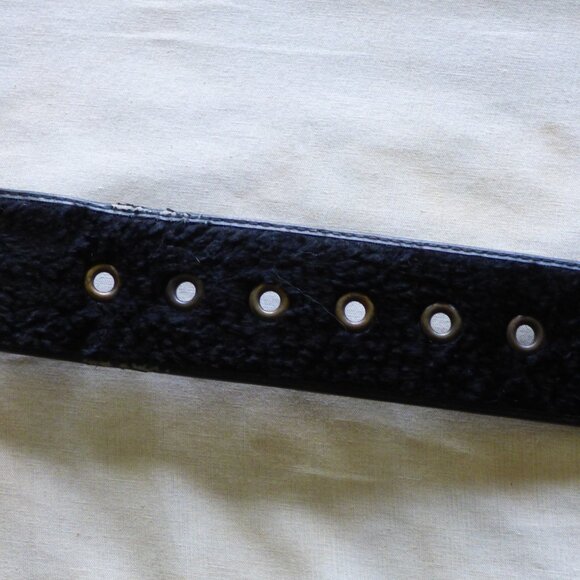 VINTAGE BLACK FUZZY PANT / SKIRT BELT PREOWNED TOTAL OF 36\